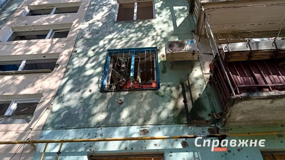 "Встигла в коридор, і все посипалося": що розповідають запоріжці про нічну атаку