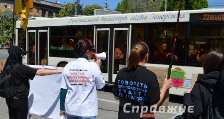 Если мы будем сидеть дома, то россияне их просто убьют, – организатор акции в поддержку военнопленных в Запорожье