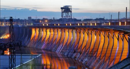Через обстріли в Запоріжжі перекрили проїзд Дніпровською ГЕС