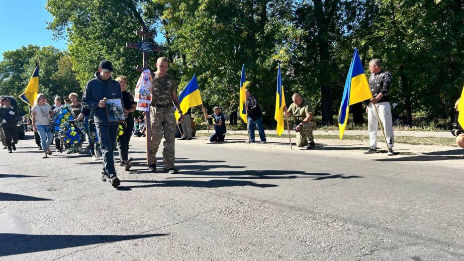 Павшего Героя провели в последний путь на Запорожье