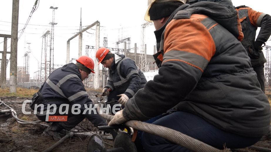 Оккупанты совершили несколько атак на критическую инфраструктуру Запорожской области