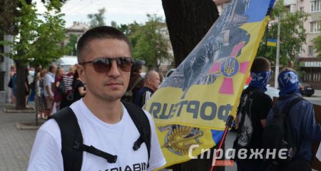 Військовий після трирічного полону вийшов на акцію-нагадування про бранців у Запоріжжі