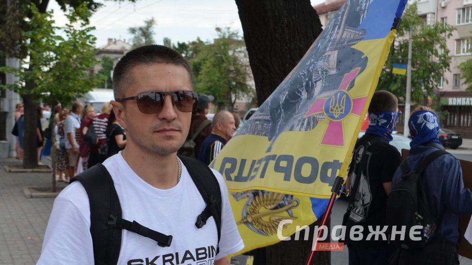 Військовий після трирічного полону вийшов на акцію-нагадування про бранців у Запоріжжі
