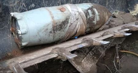 Запорізькі рятувальники два дні розміновували російську авіабомбу