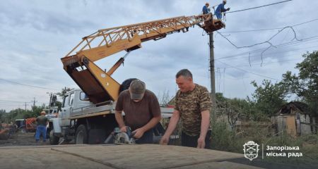 У 43 будинках Запоріжжя "закрили&rdquo; вибиті вікна після атак РФ