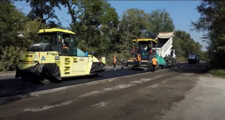 На Запорожье ремонтируют стратегически важную трассу – когда завершат