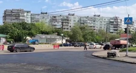 Более 2 000 "квадратов" нового асфальта: на Бабурке в Запорожье обновляют дорогу