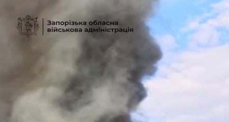 Росія вгатила по Запоріжжю: в місті видно дим