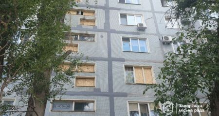 "Прильоти" в трьох районах: у Запоріжжі ліквідовують наслідки ворожих ударів