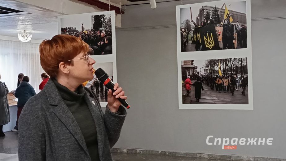 "Яичное воскресенье" в фотографиях: в Запорожье открыли выставку Екатерины Клочко