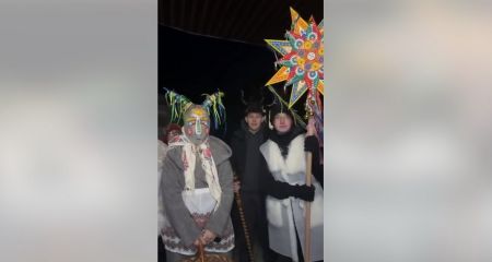 Групу колядників помітили під Запоріжжям &ndash; кадри