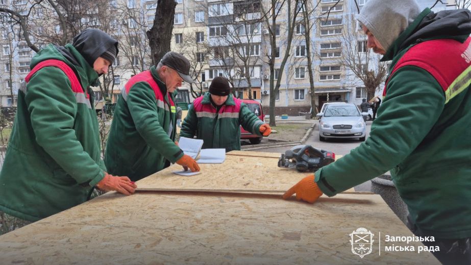 Майже сотня будинків: наслідки останнього обстрілу долають у Запоріжжі
