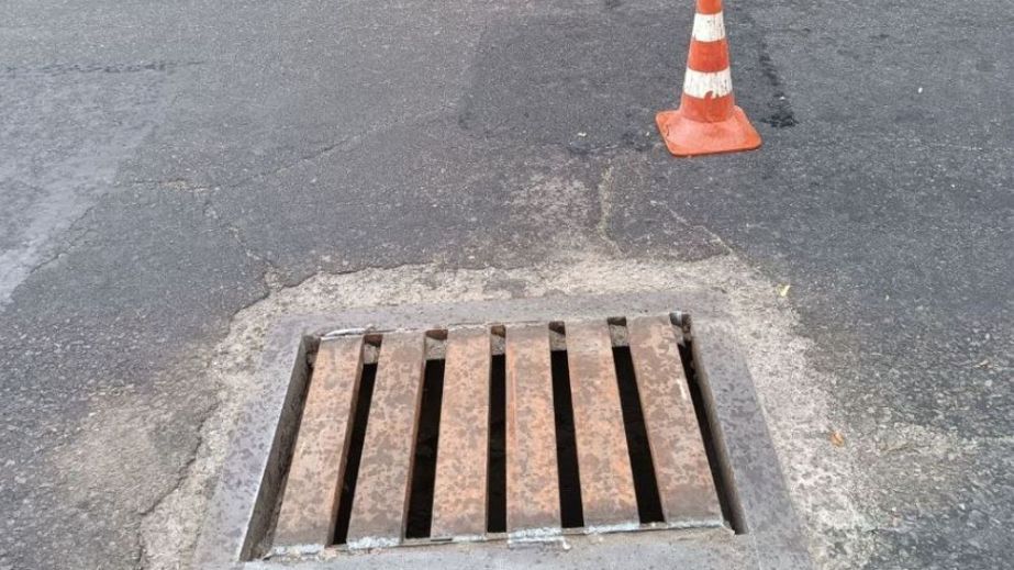 Комфорт та безпека: решітки на дорогах замінюють у Запоріжжі