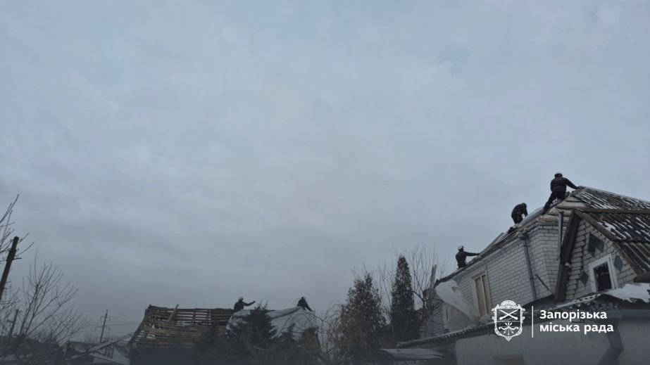 У Запоріжжі ліквідували наслідки обстрілу в Шевченківському районі