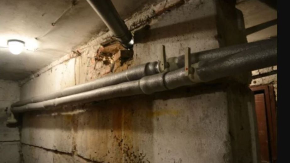 Сотні "квадратів" дахів і вікон: як відновлюють багатоповерхівки в Запоріжжі