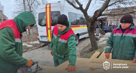 Від покрівель до мереж: як відновлюють житлові будинки в Запоріжжі
