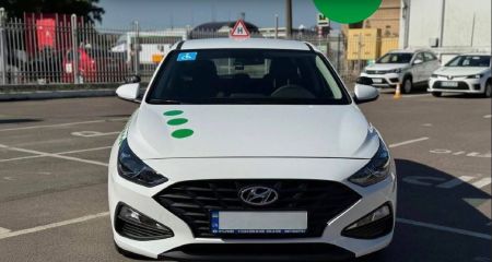 Безбар&rsquo;єрні автошколи: навчання на адаптованих авто розпочали в Запоріжжі