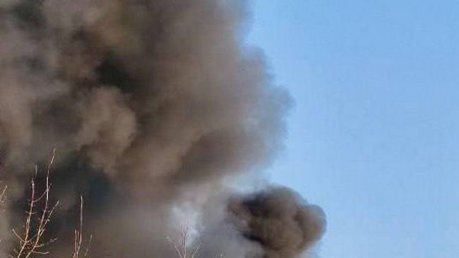 Вспыхнул пожар, есть раненая: россияне атаковали Запорожье дронами