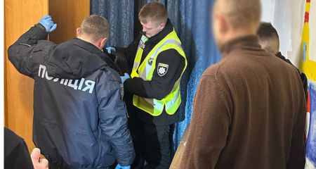 Виніс ноутбук з квартири – в Запоріжжі затримали квартирного злодія