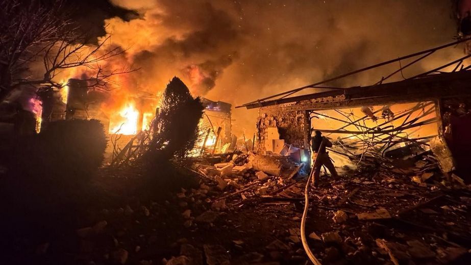 Рятувальники показали наслідки удару по Запоріжжю