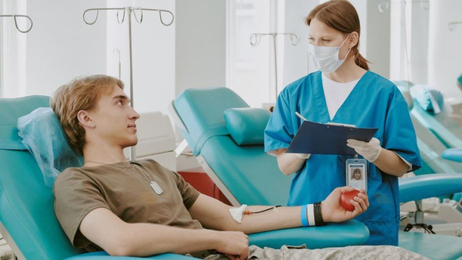 У Запоріжжі містян закликають підтримати петицію щодо збереження пільг донорам