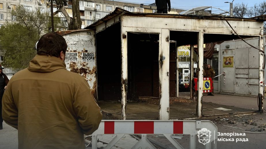 Нелегальную торговую точку снесли в Шевченковском районе Запорожья &ndash; кадры