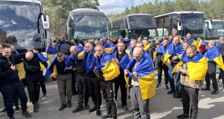 Ще 193 захисники повернулися до України з полону &ndash; деталі обміну