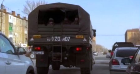 Фіксуються військові переміщення росіян в напрямку Бердянська, Токмака, Приморська – деталі від Андрющенка