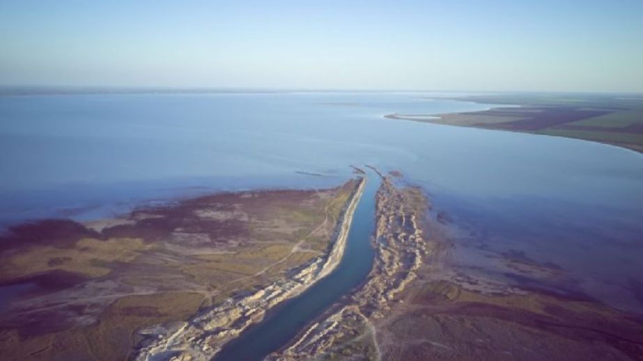 Обмеление Молочного лимана: заповедный водоем на Запорожье оказался под угрозой