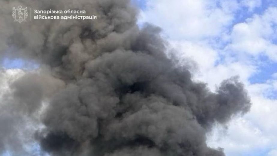 Взрывы в Запорожье: враг в очередной раз попал в промышленный объект