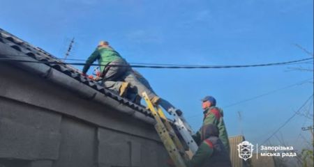 Близько 800 "квадратів" дахів відновили у запорізьких будинках &ndash; адреси