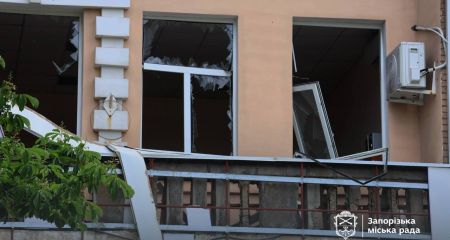 В Запорожье из-за удара РФ повреждены 11 домов &ndash; на месте развернули штаб
