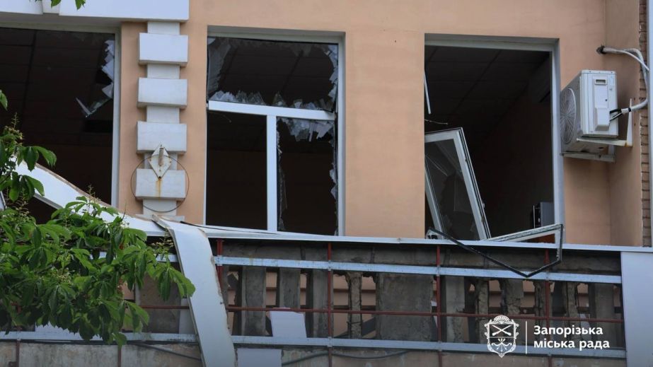 У Запоріжжі через удар РФ пошкоджено 11 будинків – на місці розгорнули штаб