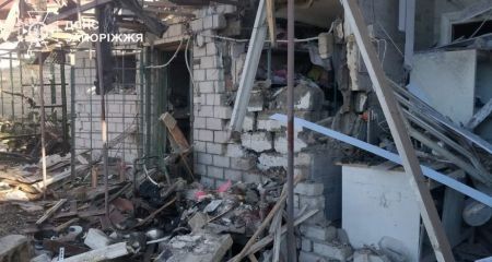 Рятувальники показали наслідки дронової атаки на Запоріжжя