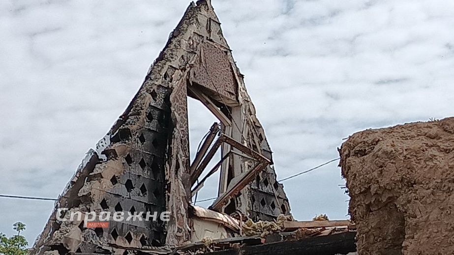 Росіяни вдарили по Запорізькому району: поранено жінку, потрощено оселі