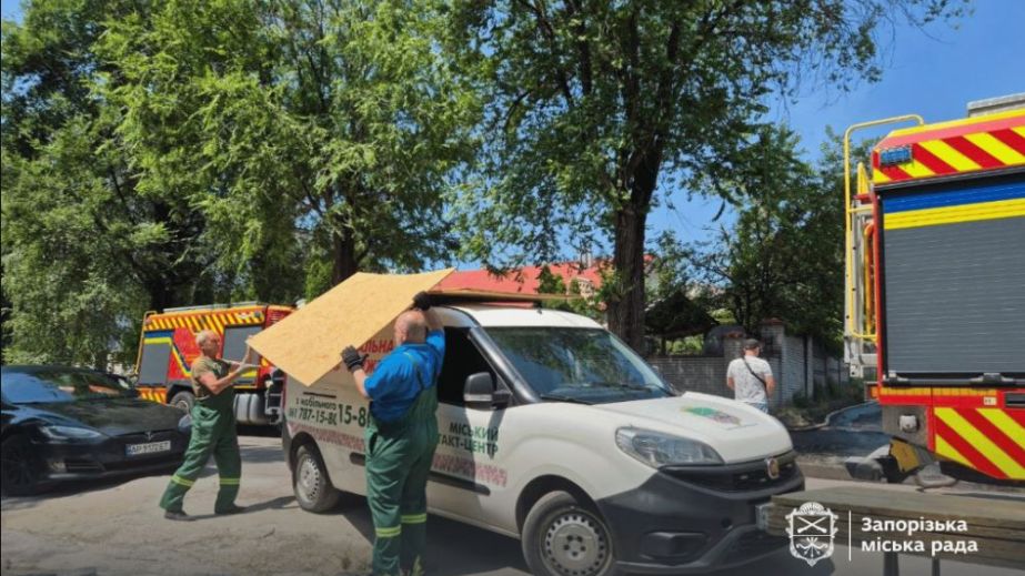 Последствия обстрелов 10 июня: в Запорожье завершили первоочередные ремонты