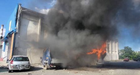 Ворог поцілив у логістичний об'єкт у Запоріжжі: три людини поранені