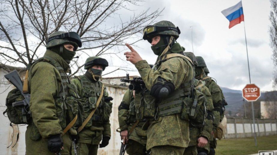 Штрафы за украинские книги: оккупанты придумали новый "бизнес" на блокпостах ВОТ Запорожья