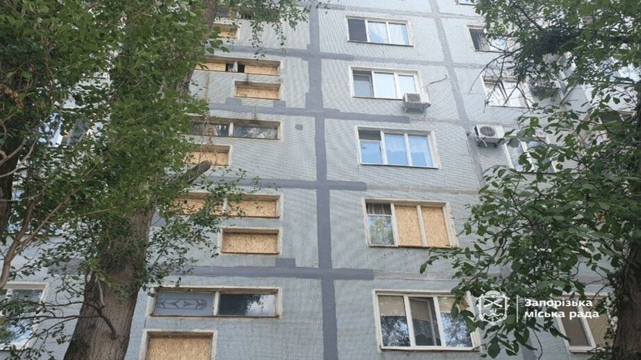 Багатоповерхівки Запоріжжя пошкоджені внаслідок російської атаки