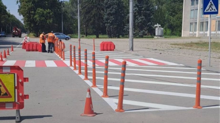 Новий безпечний перехід облаштували біля одного з парків Запоріжжя