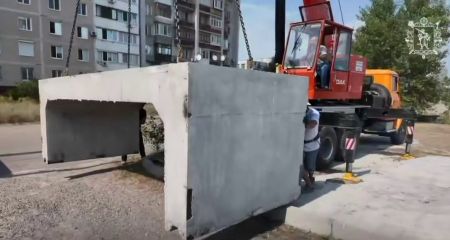 В Запорожье и пригороде начали монтаж новых бетонных укрытий &ndash; локации