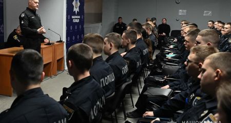 Понад 60 випускників вишів поповнили лави запорізької поліції