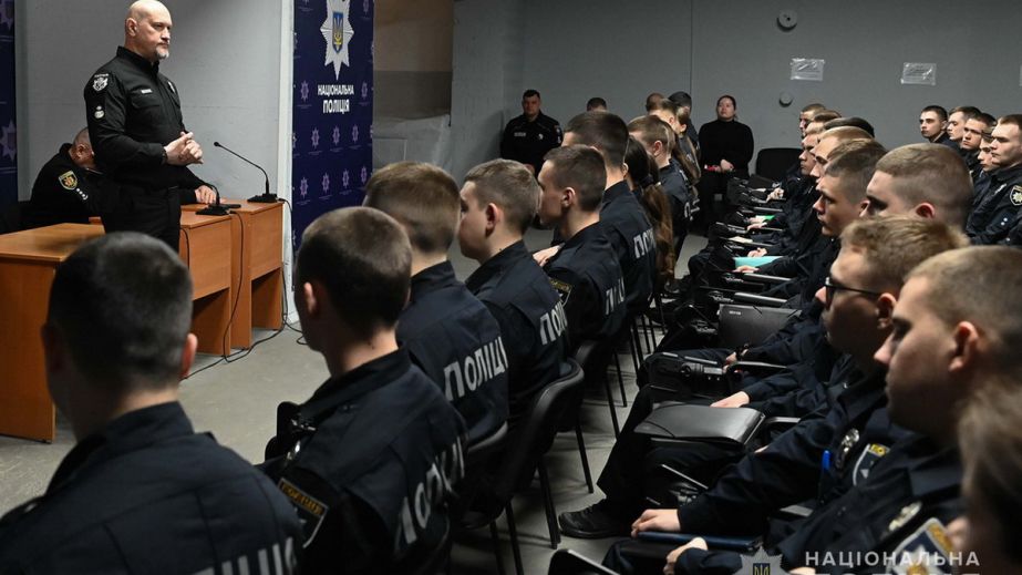 Более 60 выпускников вузов пополнили ряды запорожской полиции