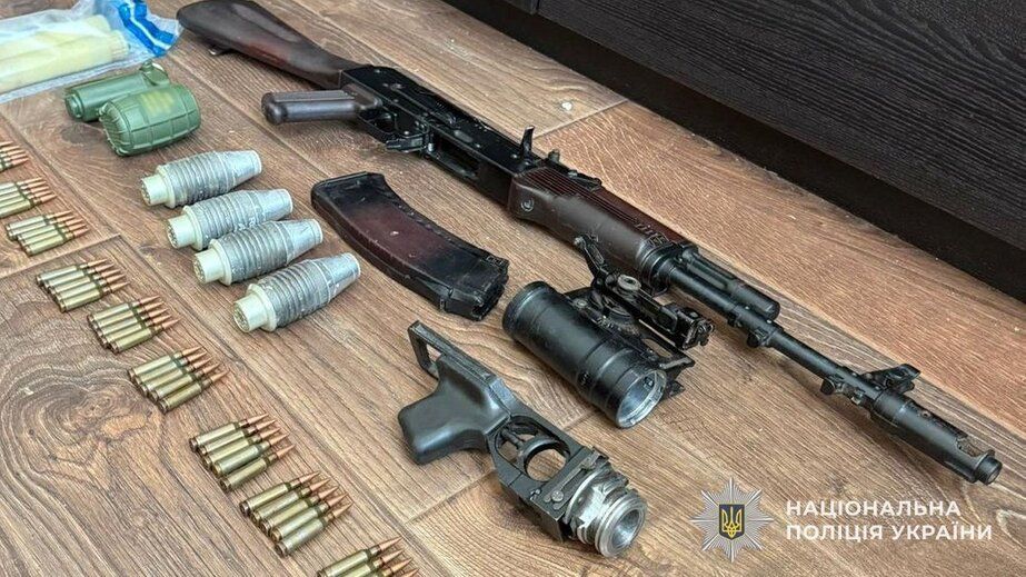Запорізькі волонтери незаконно продають зброю