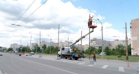 Рівно половину мостів на Запоріжжі вже обладнали спецсітками