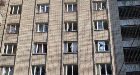 Росіяни атакували Запоріжжя: пошкоджено гуртожиток та автівки