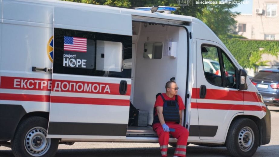 Ранил обломок от КАБа: в Запорожье полицейские спасли 16-летнюю девушку