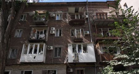 Удар по Запорожью: повреждено 17 многоэтажек, детсад и соццентр