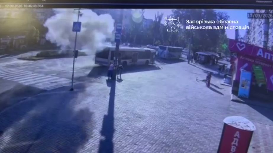 FPV-дрон попал в автобус на Космосе в Запорожье &ndash; ранены пассажиры