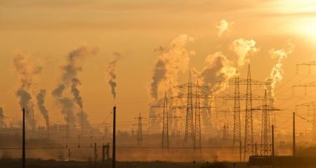Накриє смогом: запоріжців попередили про брудне повітря та запах